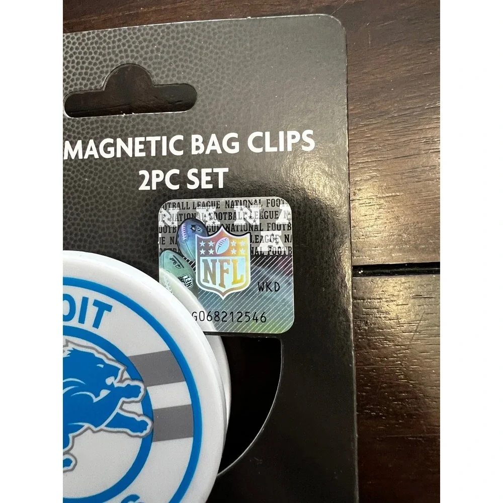 NWT Receive 2 sets of Detroit Lions NFL Magnetic‎ Bag Clips 2 Piece Set Fan Gear